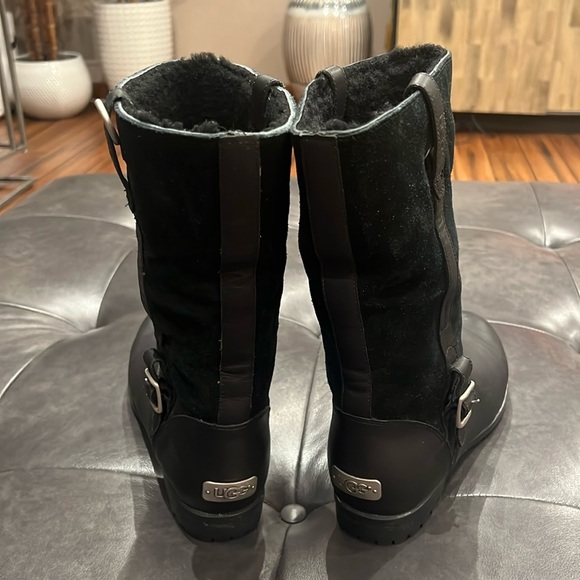 UGG Black Bellevue 1914 Leather Shearling Zip Fold Over Moto Boots Size 8 - Picture 4 of 9